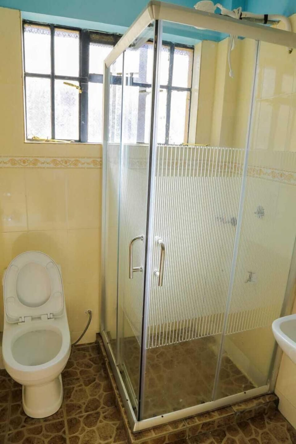 Comfort Triple Room, 3 Bedrooms | Bathroom | Deep soaking tub, towels