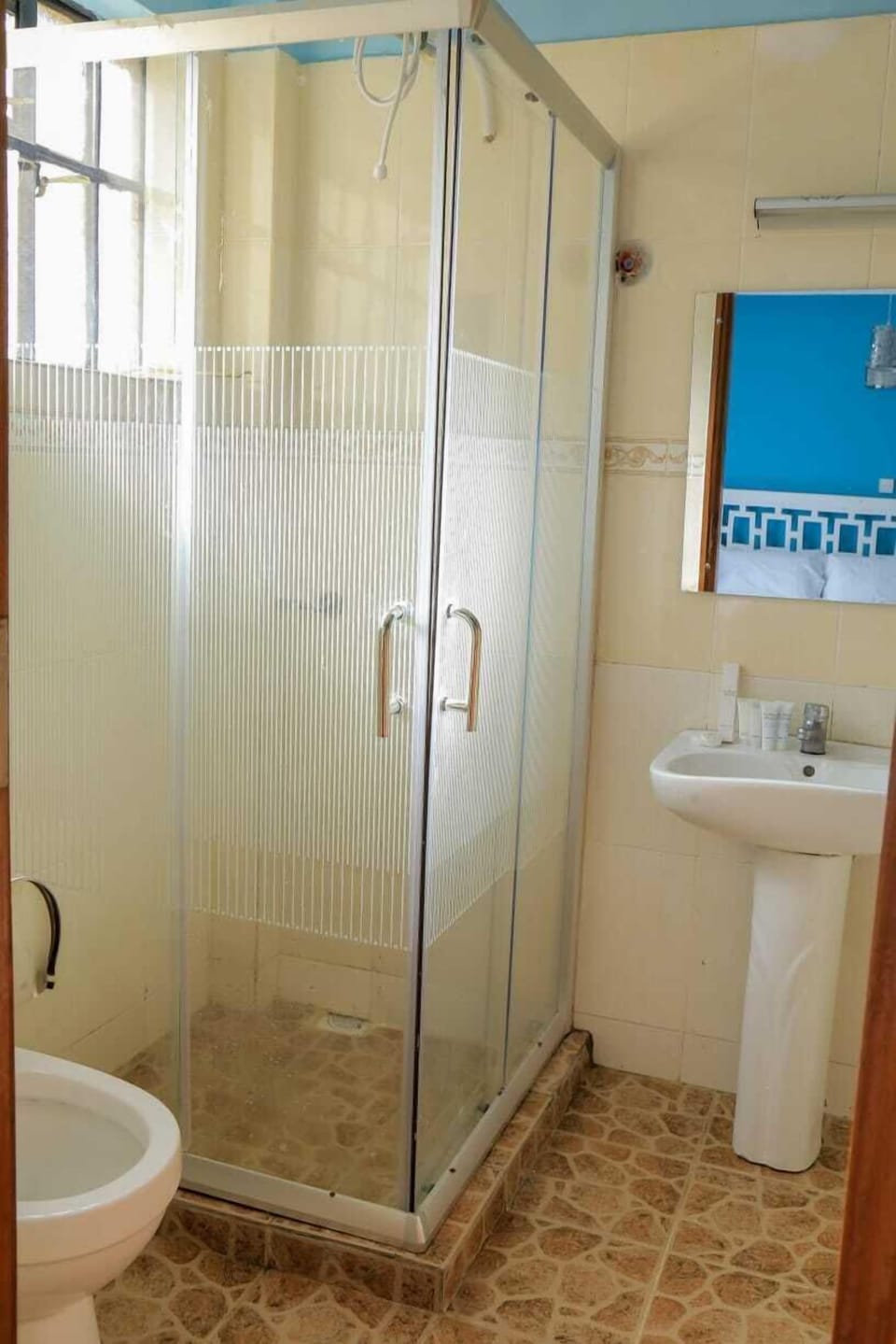Comfort Triple Room, 3 Bedrooms | Bathroom | Deep soaking tub, towels