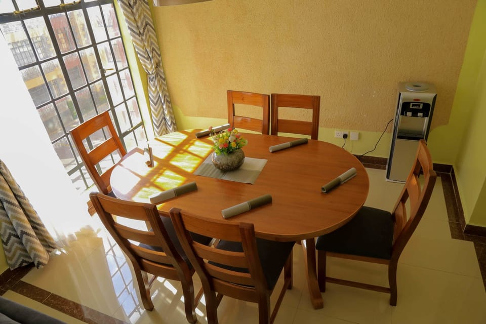 Comfort Triple Room, 3 Bedrooms | In-room dining