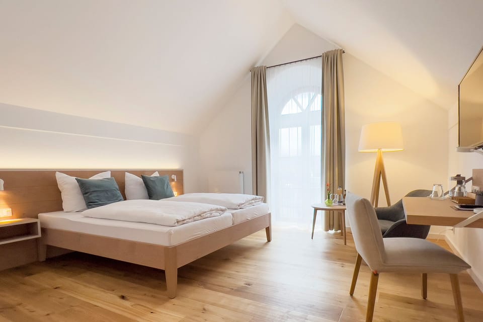 Comfort Double Room | Hypo-allergenic bedding, minibar, in-room safe, individually decorated