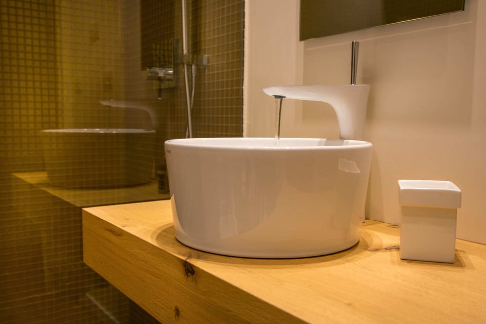 Classic Room, 1 Queen Bed, Terrace | Bathroom sink