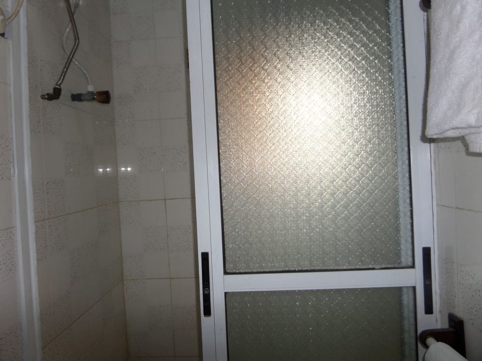 Shower, towels
