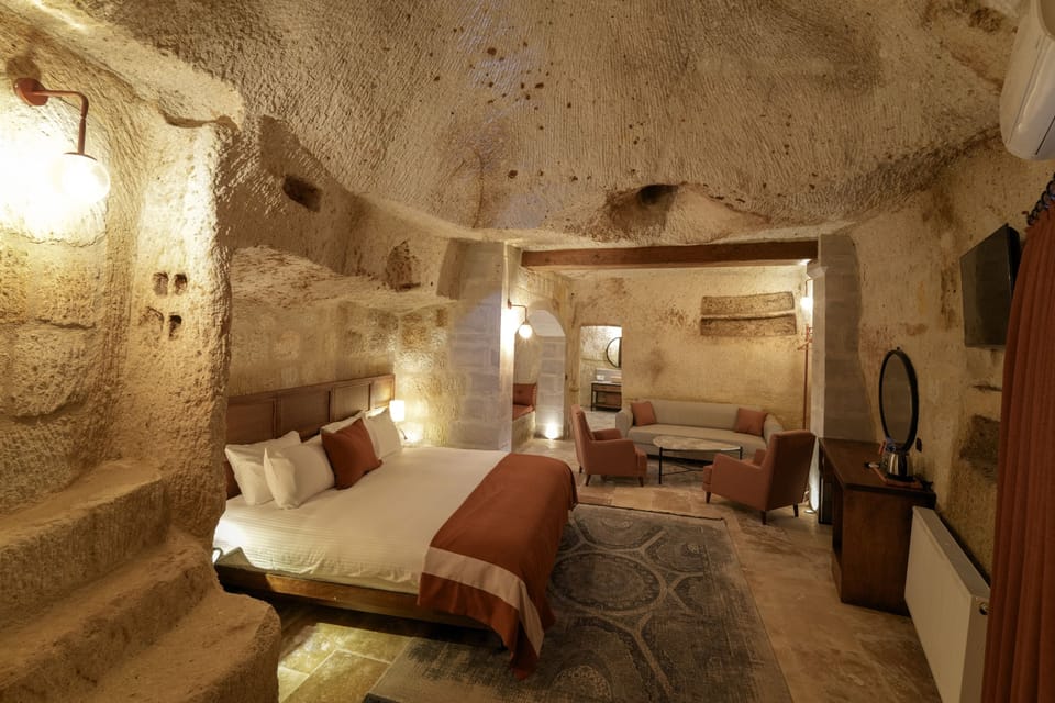 Suite | Premium bedding, minibar, in-room safe, free WiFi
