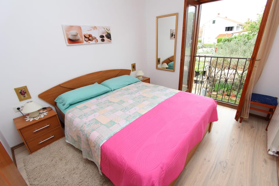 Apartment, 1 Bedroom | Free WiFi, bed sheets