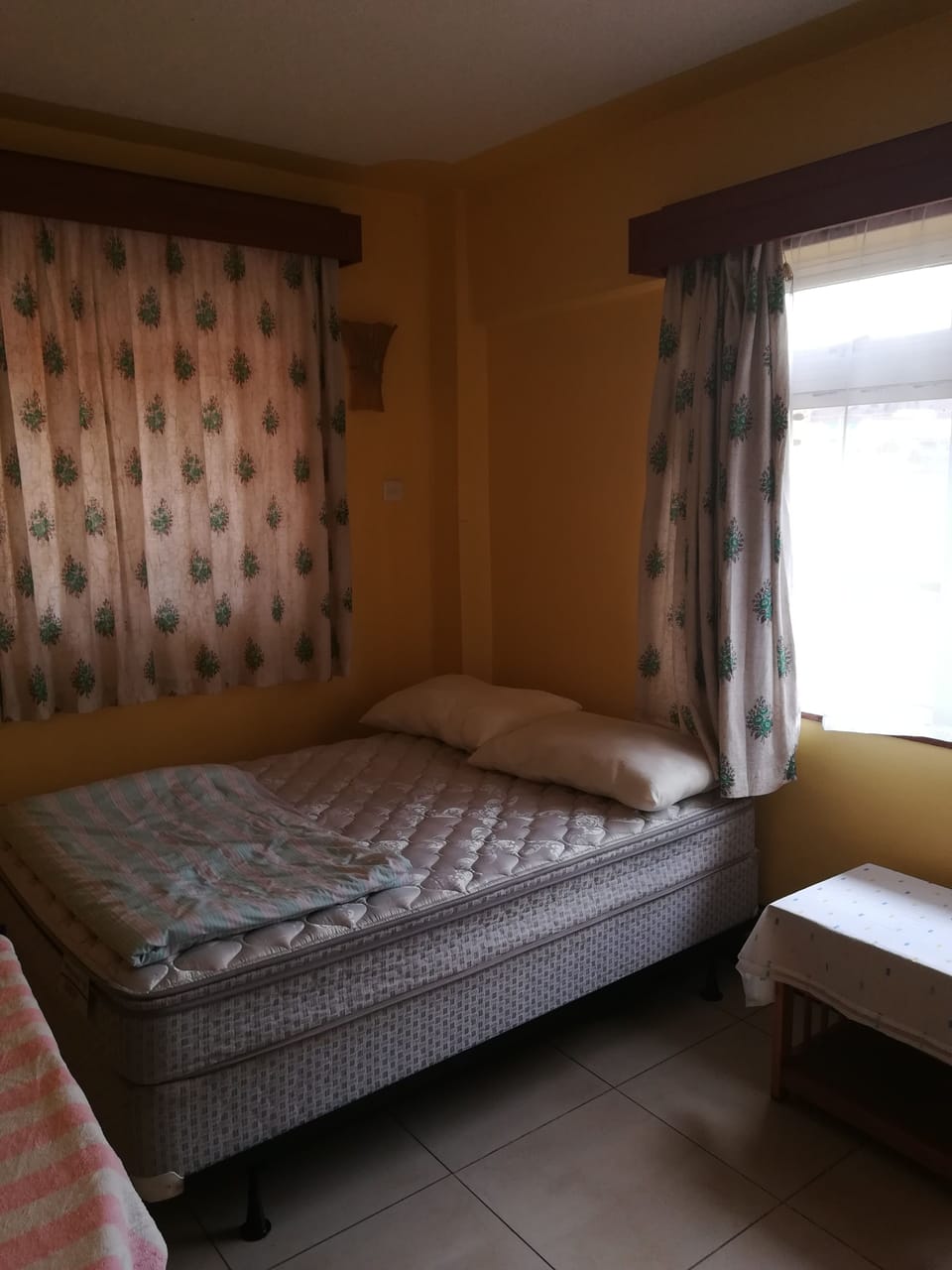 3 bedrooms, bed sheets