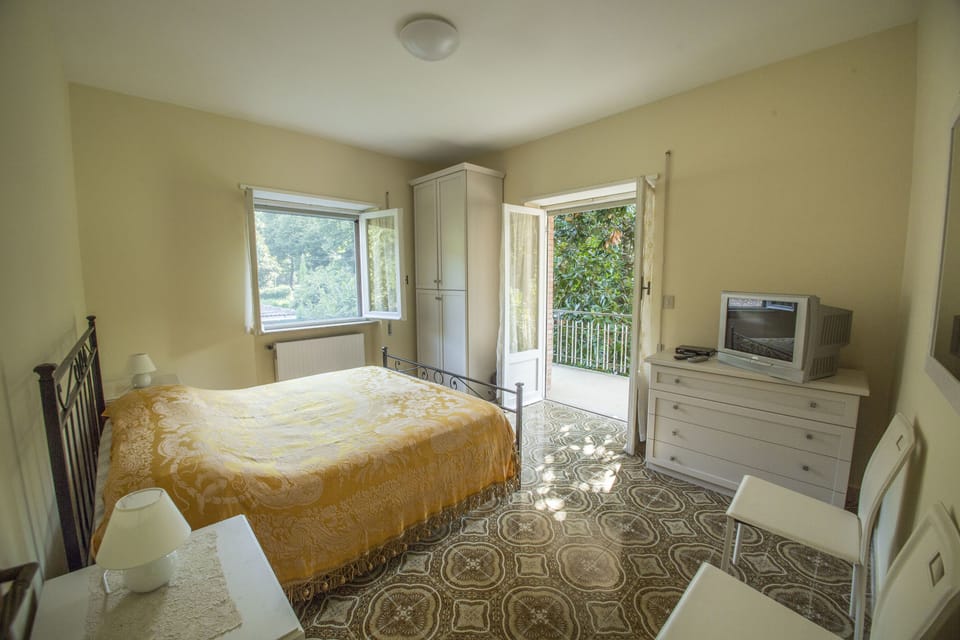 Double Room | Premium bedding, desk, rollaway beds, free WiFi