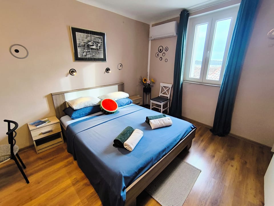 Double Room  | Desk, iron/ironing board, free WiFi, bed sheets