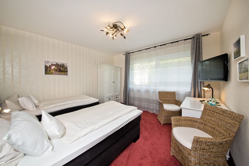 Double Room | Rollaway beds, free WiFi, bed sheets