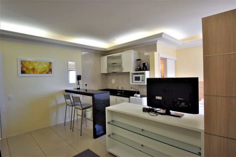 Comfort Studio, 1 Queen Bed, Non Smoking, Beach View | Room amenity