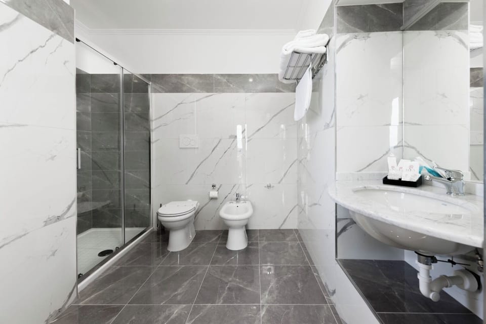 Elite Room, 1 Queen Bed with Sofa bed, Terrace, City View | Bathroom | Shower, rainfall showerhead, free toiletries, hair dryer