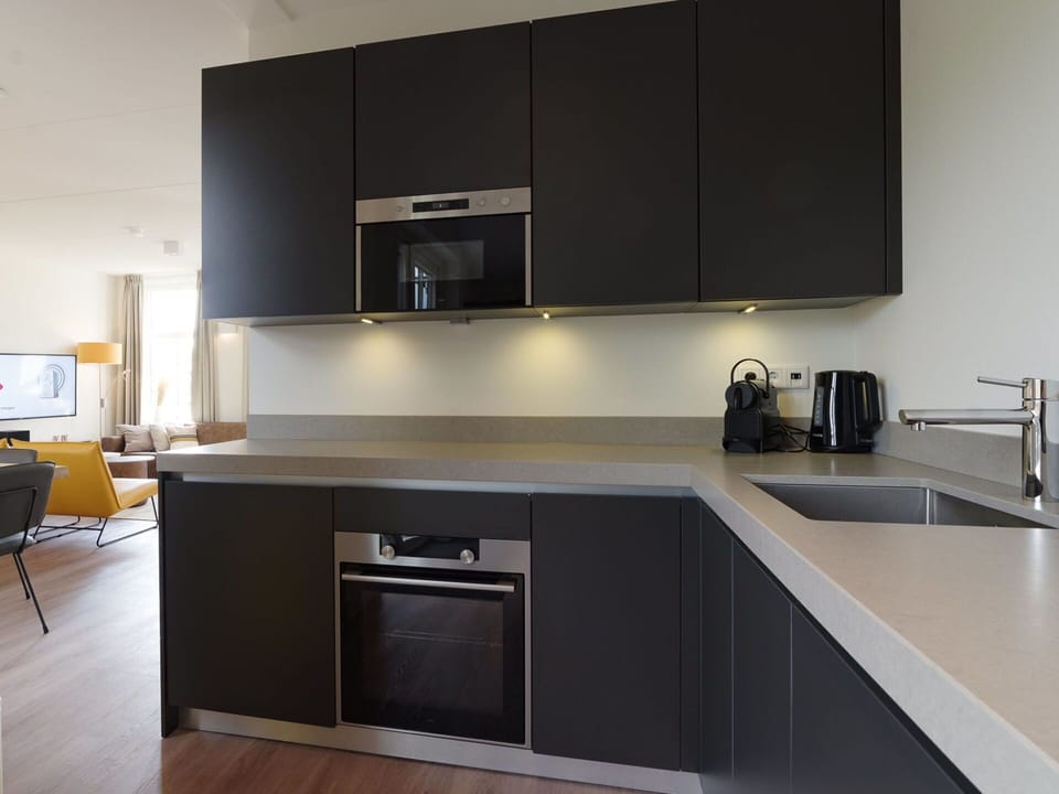 Kitchen Sink, Cabinetry, Countertop, Sink, Tap, Kitchen, Wood, Interior Design, Kitchen Stove, Flooring