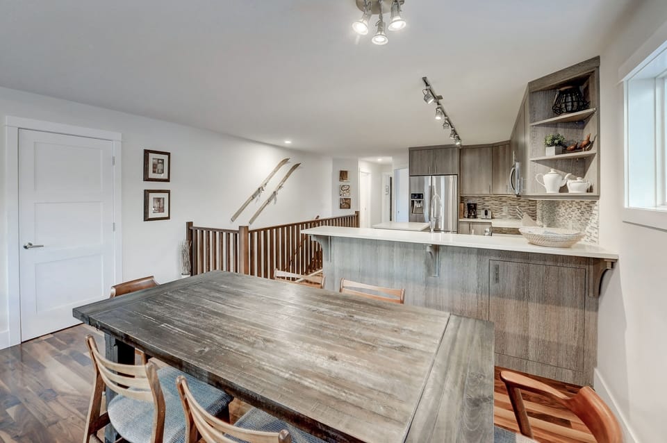 Large table that easily seats 8. Extra chairs provided.