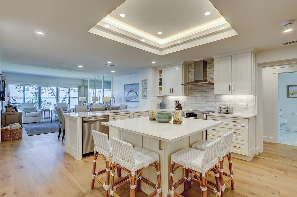 Beachside Tennis 1897 - Fully Renovated Kitchen