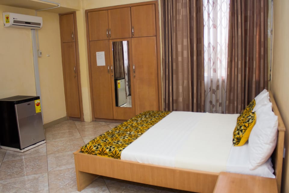 Executive Double Room, Non Smoking | Desk, laptop workspace, blackout drapes, iron/ironing board (on request)