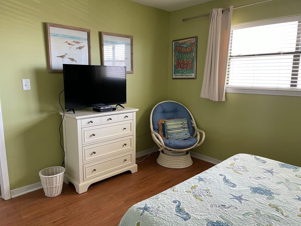 Second bedroom with smart TV