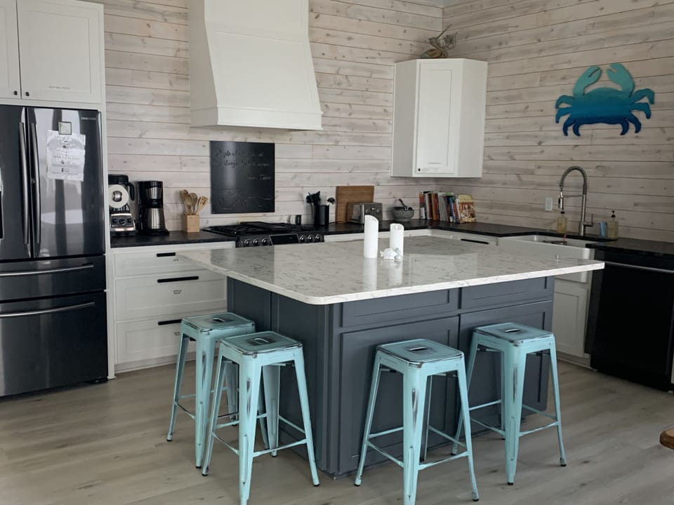 island,  kitchen area