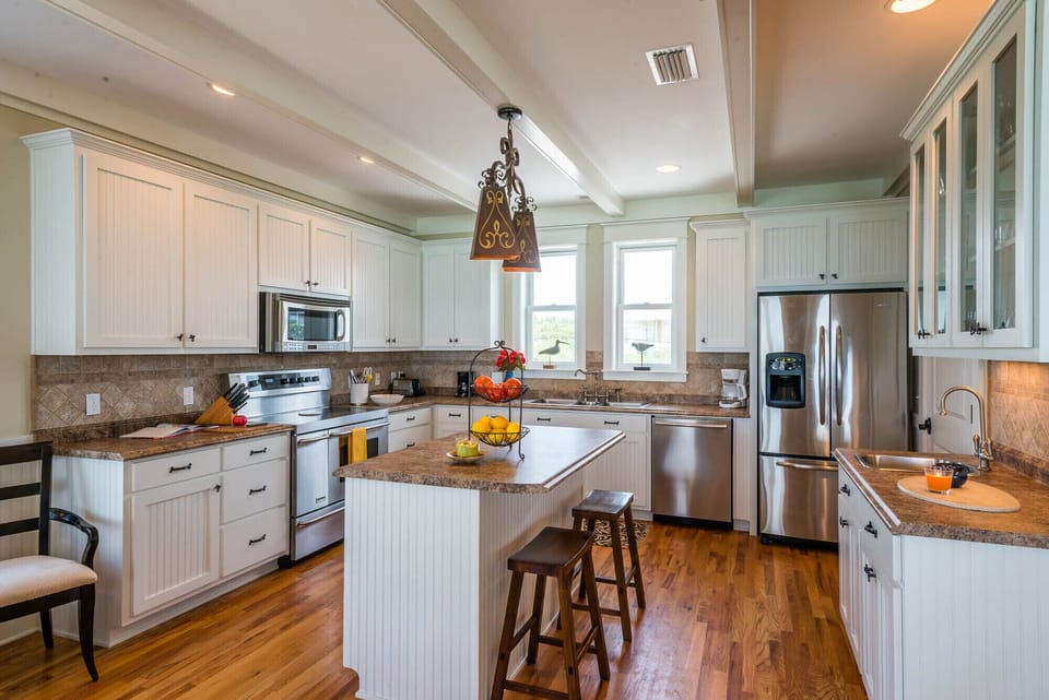 This fabulous kitchen makes cooking a breeze.