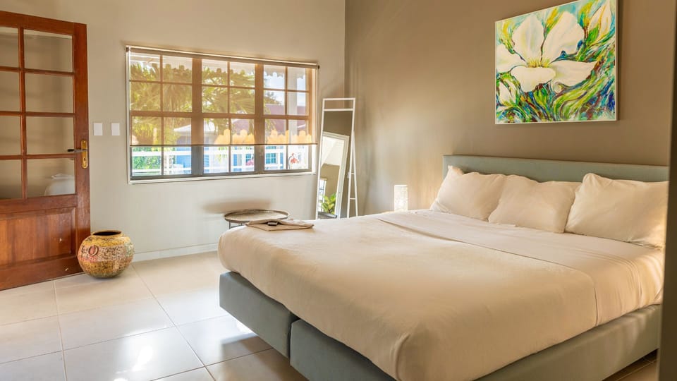 Premium Bungalow, Non Smoking | Premium bedding, Tempur-Pedic beds, desk, laptop workspace