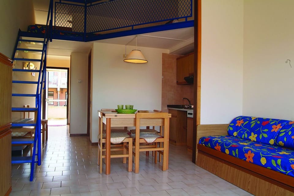 Apartment, 2 Bedrooms, Terrace | Living room | 32-inch TV with satellite channels