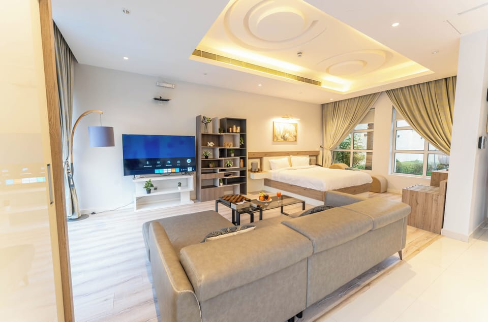 Honeymoon Villa (Private Jacuzzi) | Blackout drapes, iron/ironing board, free cribs/infant beds, free WiFi