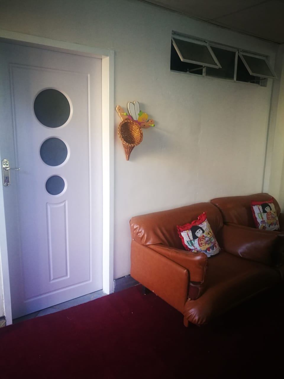 Apartment, 2 Bedrooms | Living room | Flat-screen TV