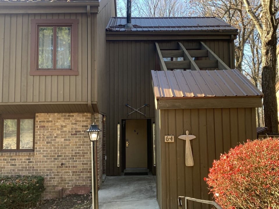 Welcome to 6-4 Mountain Villas!