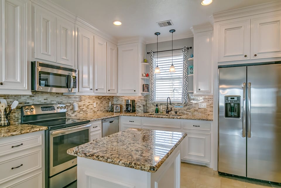 Full Kitchen