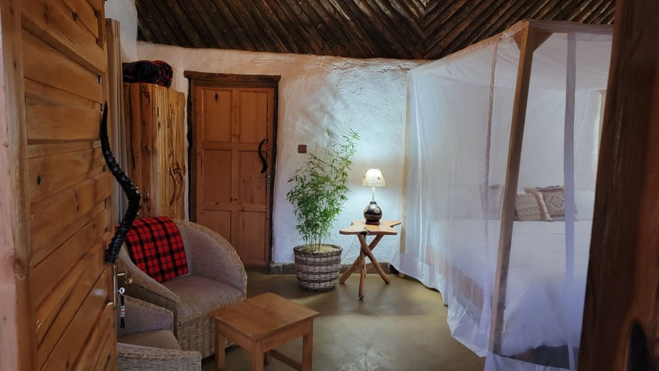 Luxury Double Room Single Use | Bed sheets, wheelchair access