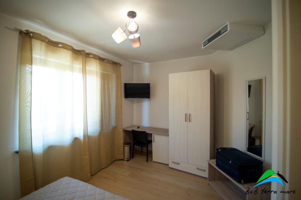 Premium bedding, free minibar items, in-room safe, soundproofing