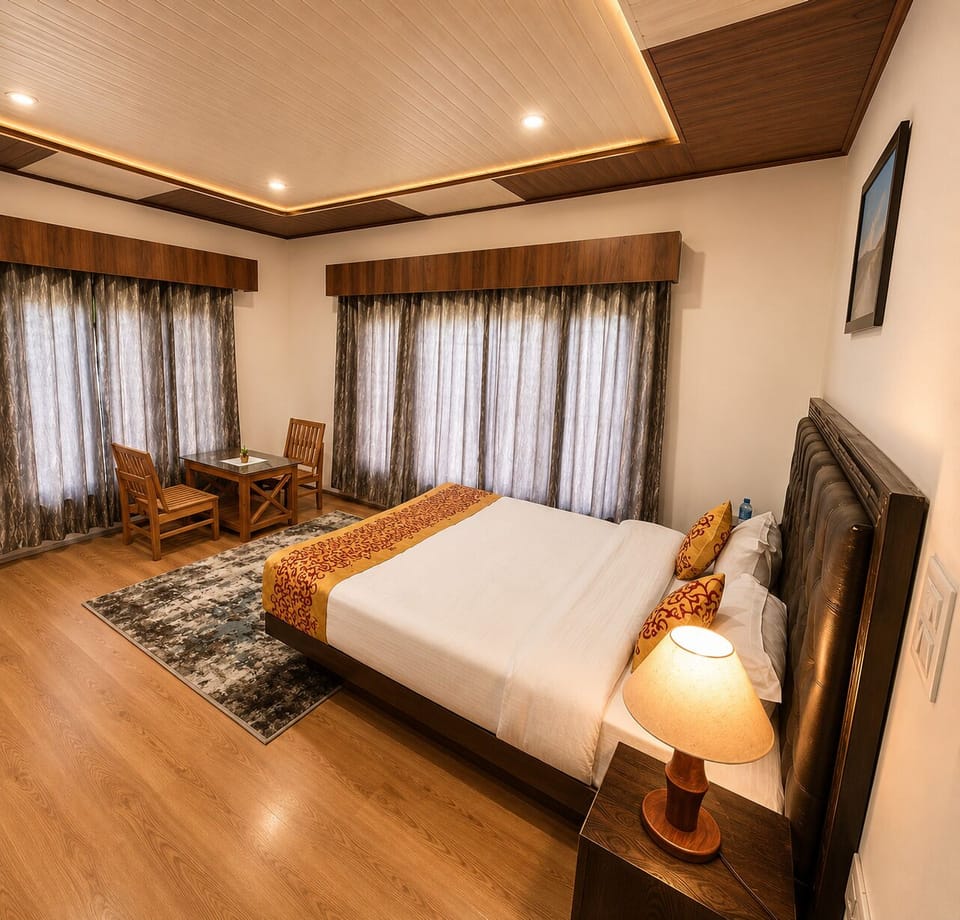 Deluxe Room | Desk, rollaway beds (surcharge), bed sheets