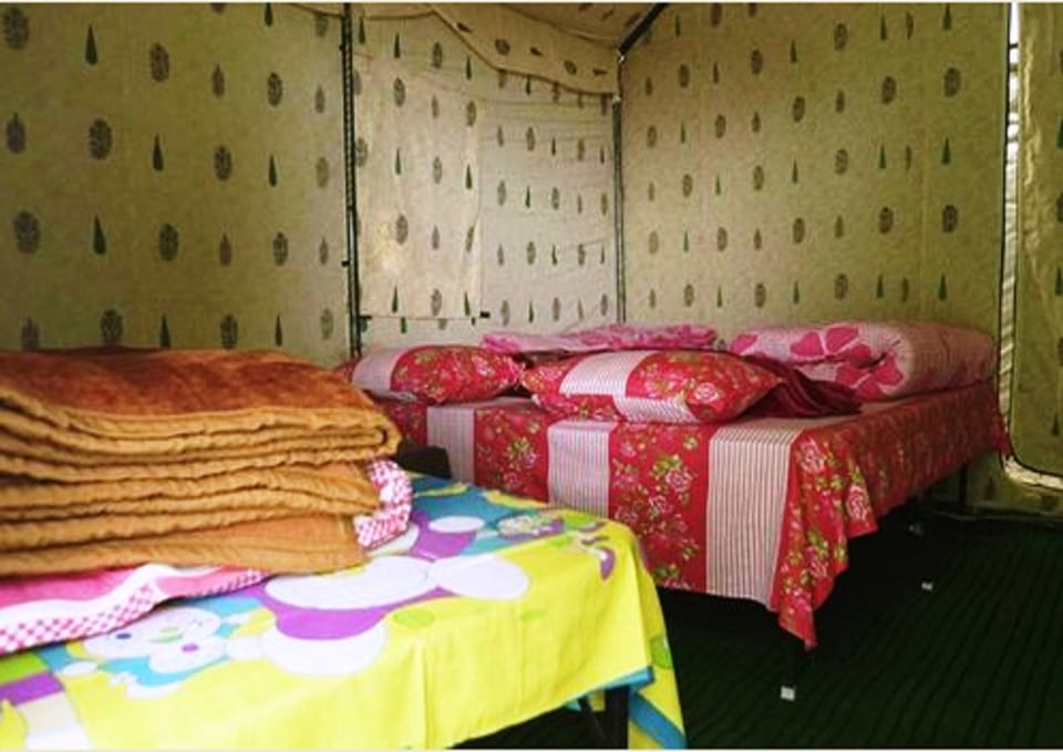Standard Tent, 1 Double Bed, Garden View | Desk, rollaway beds