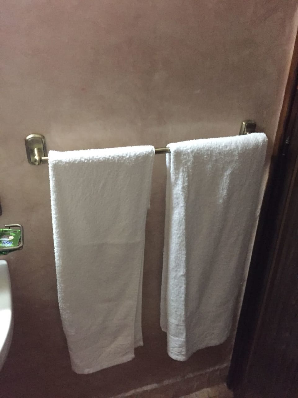 Junior Apartment | Bathroom amenities | Rainfall showerhead, free toiletries, towels