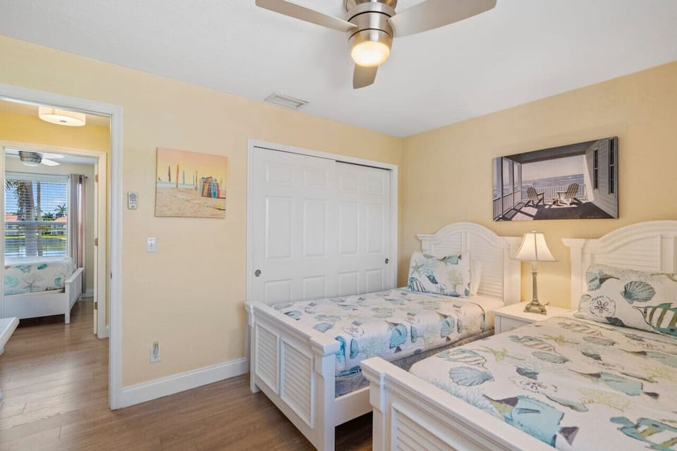 Third Bedroom with Two Twin Beds