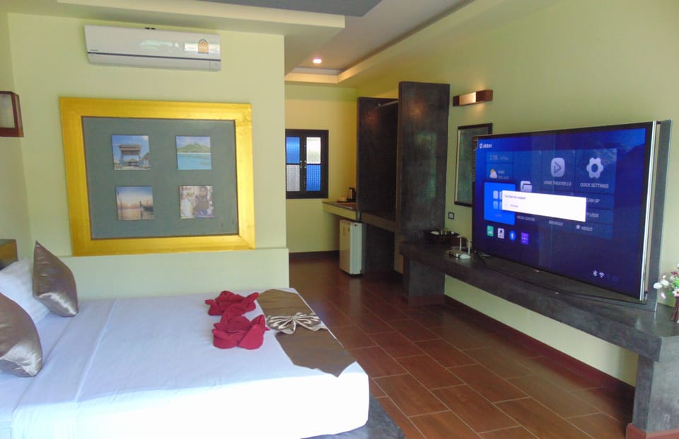 Standard Double Room | In-room safe, blackout drapes, soundproofing, free WiFi
