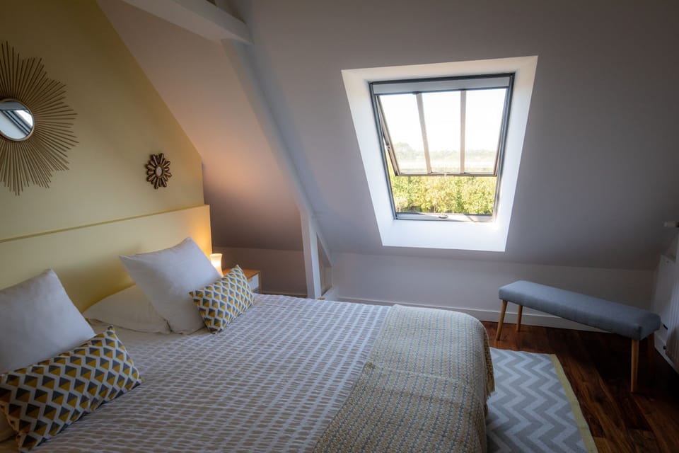 Double Room, 2 Twin Beds, Non Smoking | Individually decorated, individually furnished, blackout drapes