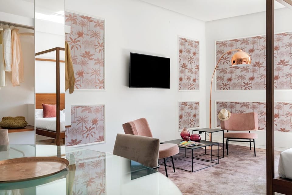Presidential Loft | Living area | 50-inch flat-screen TV with digital channels, Smart TV, Netflix