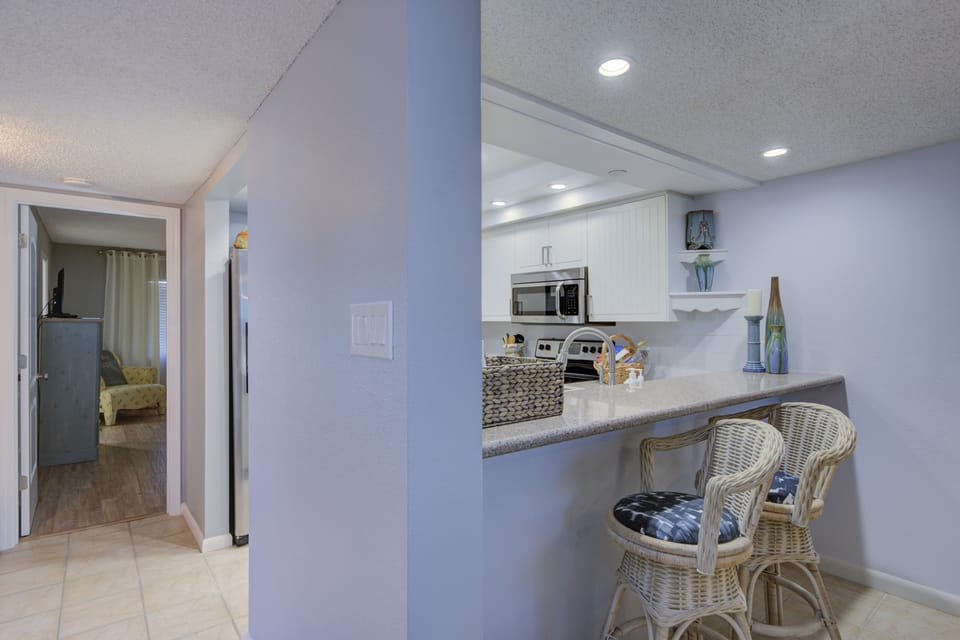 Kitchen bar.