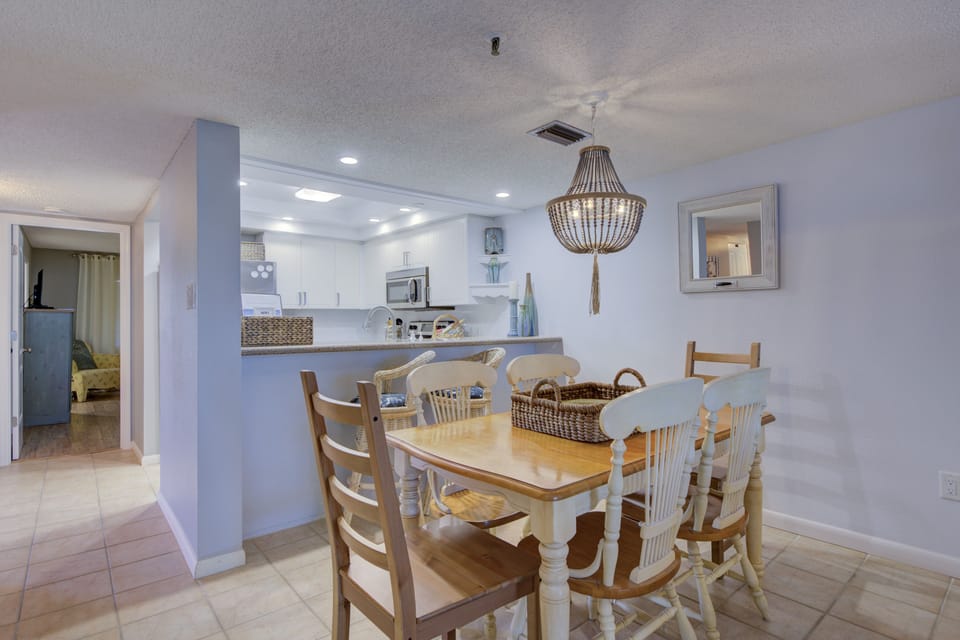 Dining room.