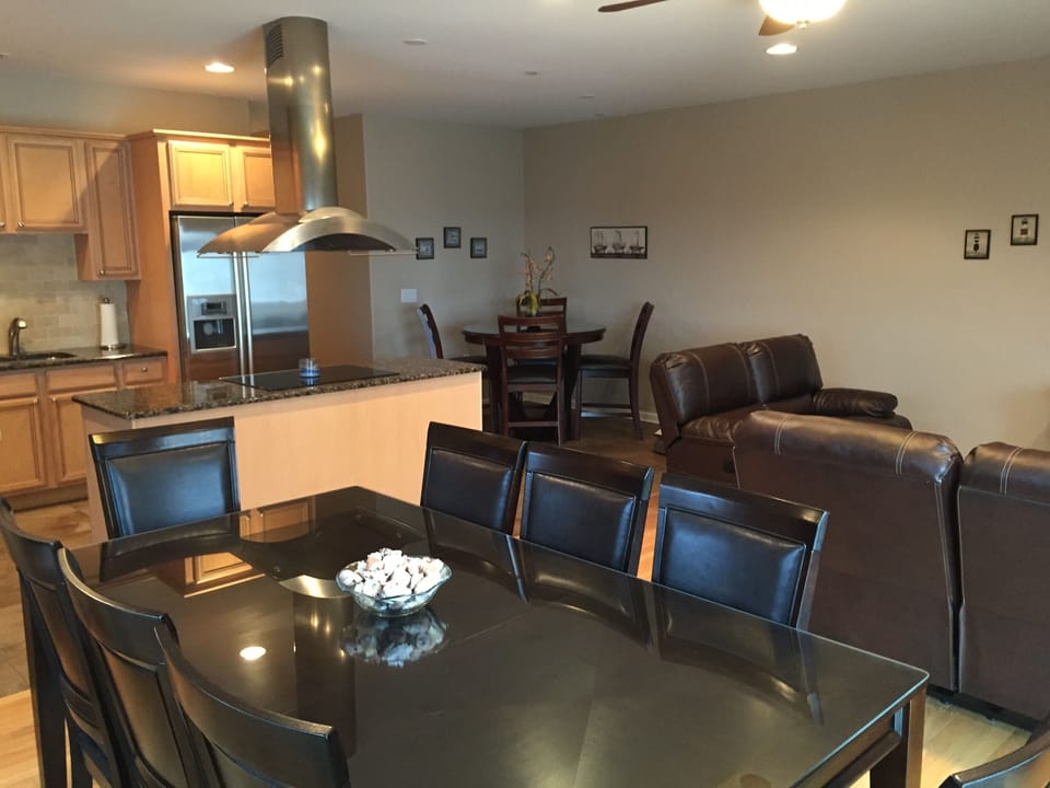 Dining Area 1