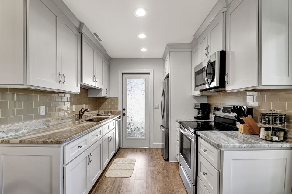 Newly remodeled & fully equipped kitchen