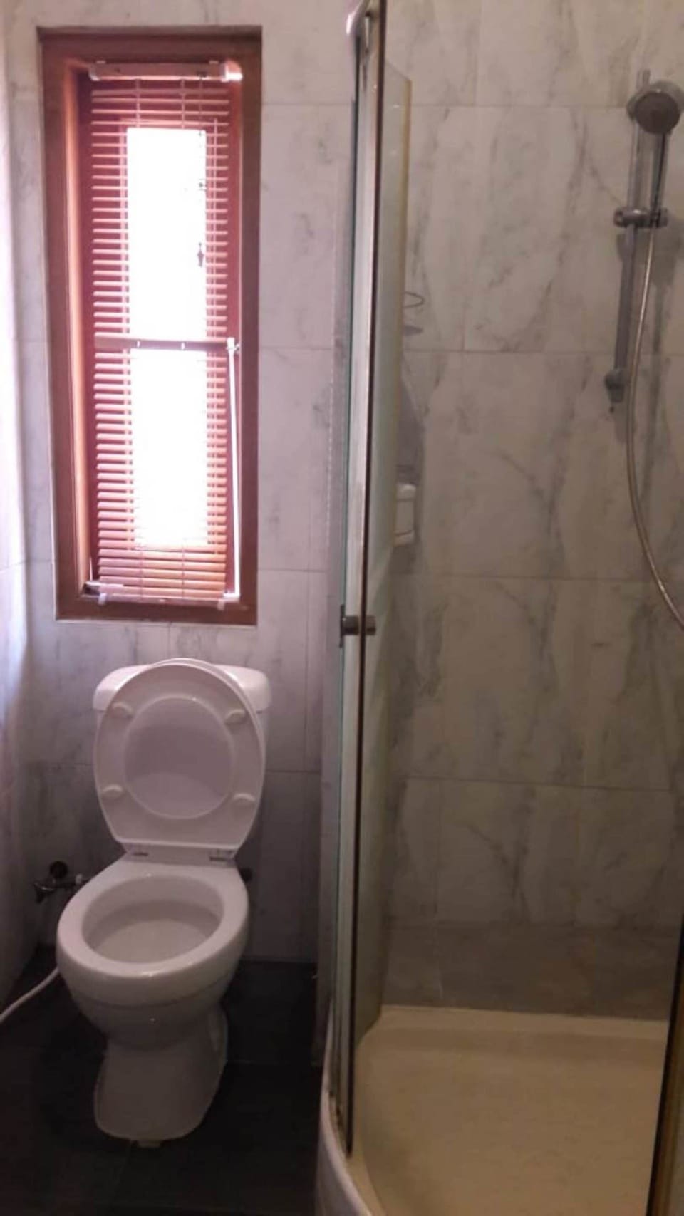 Deluxe Single Room, Non Smoking | Bathroom | Shower, free toiletries, towels