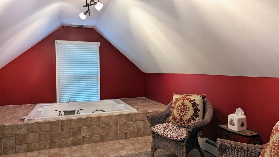 Webb Suite Photo 04