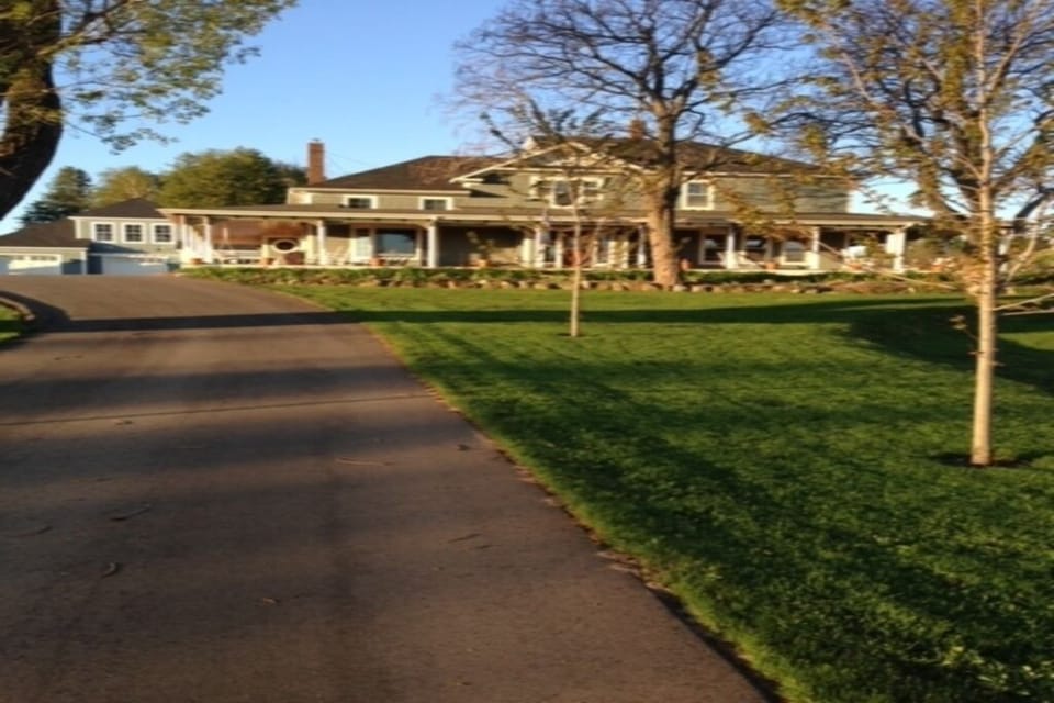 Main house with detached garage with apartment