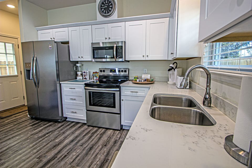 Cook your favorite meals in a fully equipped kitchen.