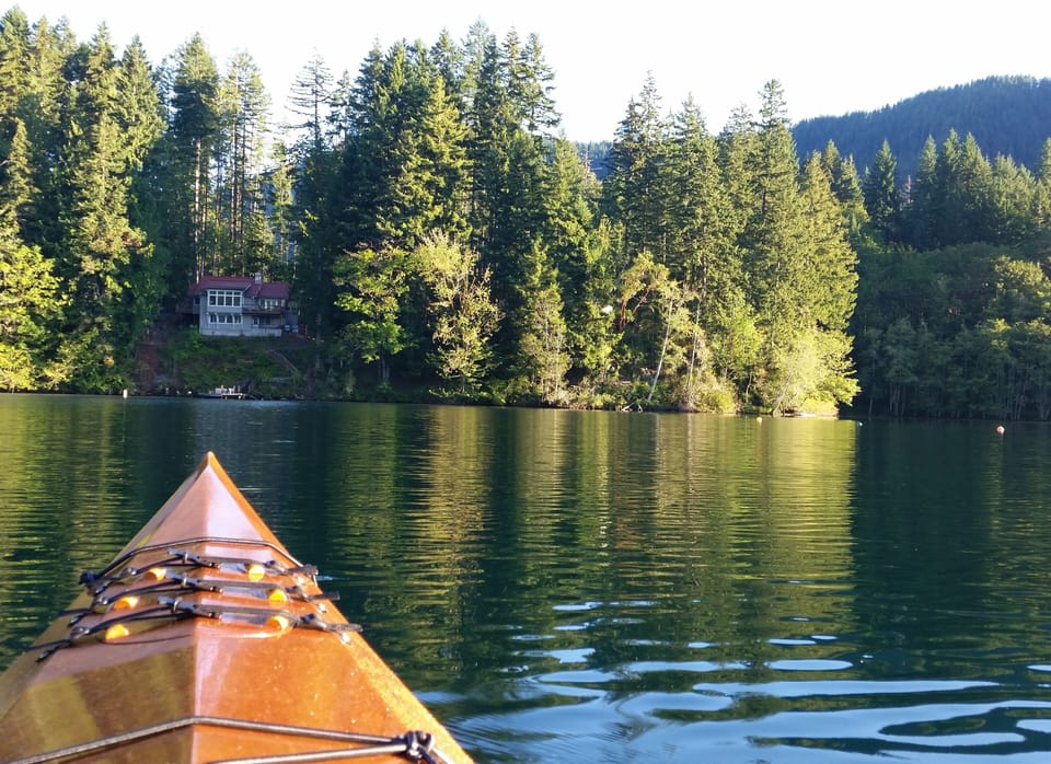 A photo of rental on July '16 after Maple tree was removed. Kayak not available.