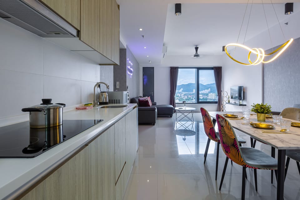Exclusive Apartment, 2 Bedrooms, City View | Living area | 40-inch LED TV with digital channels