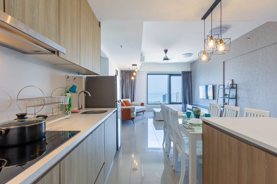 Grand Apartment, 2 Bedrooms, Sea View | Living area | 40-inch LED TV with digital channels