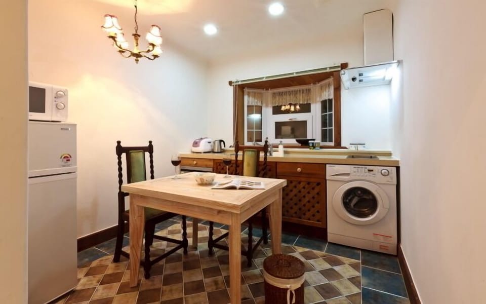 Romantic Room (Spa) | Private kitchen | Fridge, microwave, stovetop, electric kettle