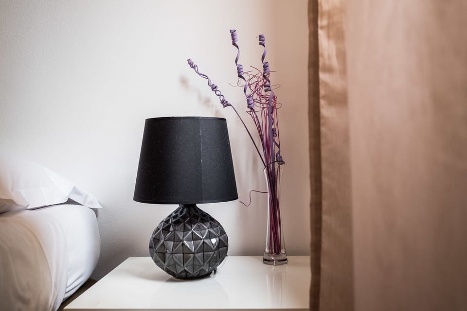 Classic Room, 1 Queen Bed | Desk, blackout drapes, rollaway beds, free WiFi