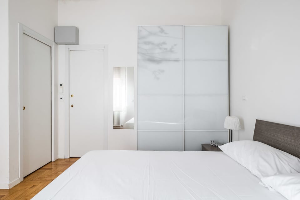 Comfort Double Room, 1 Queen Bed | Desk, blackout drapes, rollaway beds, free WiFi